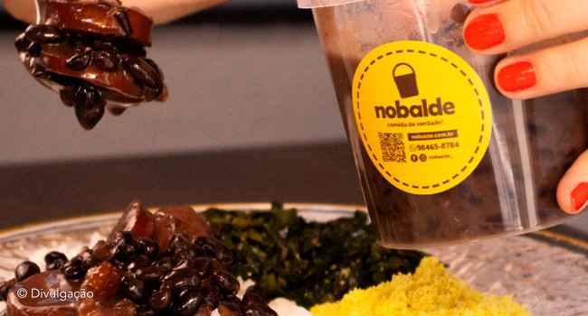 No Balde: a feijoada que comeou no balde e virou sucesso em Manaus celebra dez anos